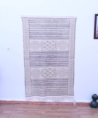 Марокканский ковёр ручной работы TIF-USR-83162-1BC — шерстяной ковёр 118,00×190,00 см