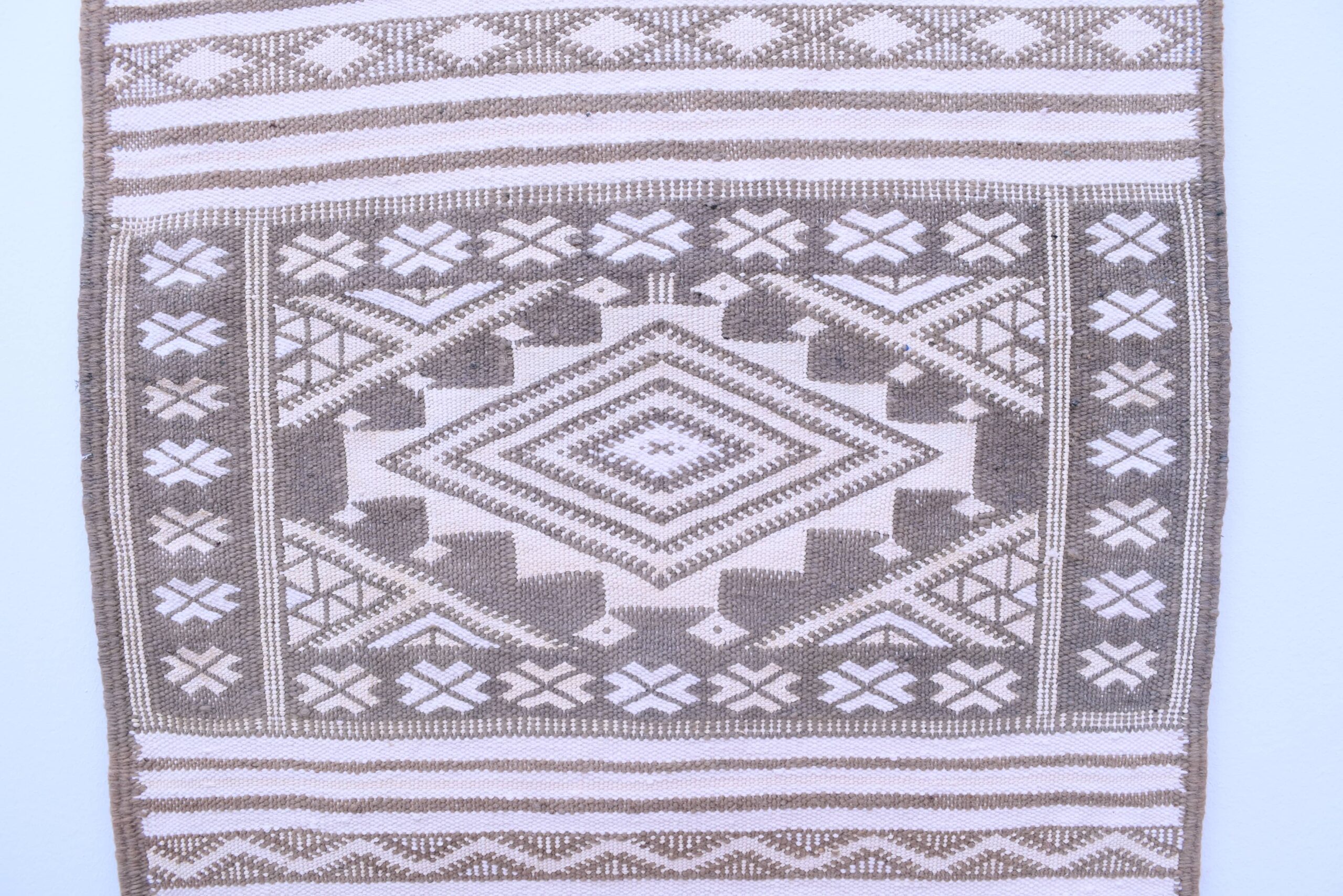 Handmade Moroccan Rug TIF-BADR-61284-LVS - Wool Rug 57.00×194.00cm — изображение 2