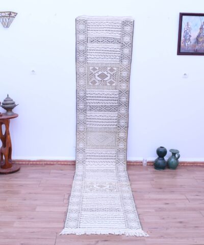 Марокканский шерстяной ковёр-килим ручной работы 72x363 см с уникальными геометрическими узорами
