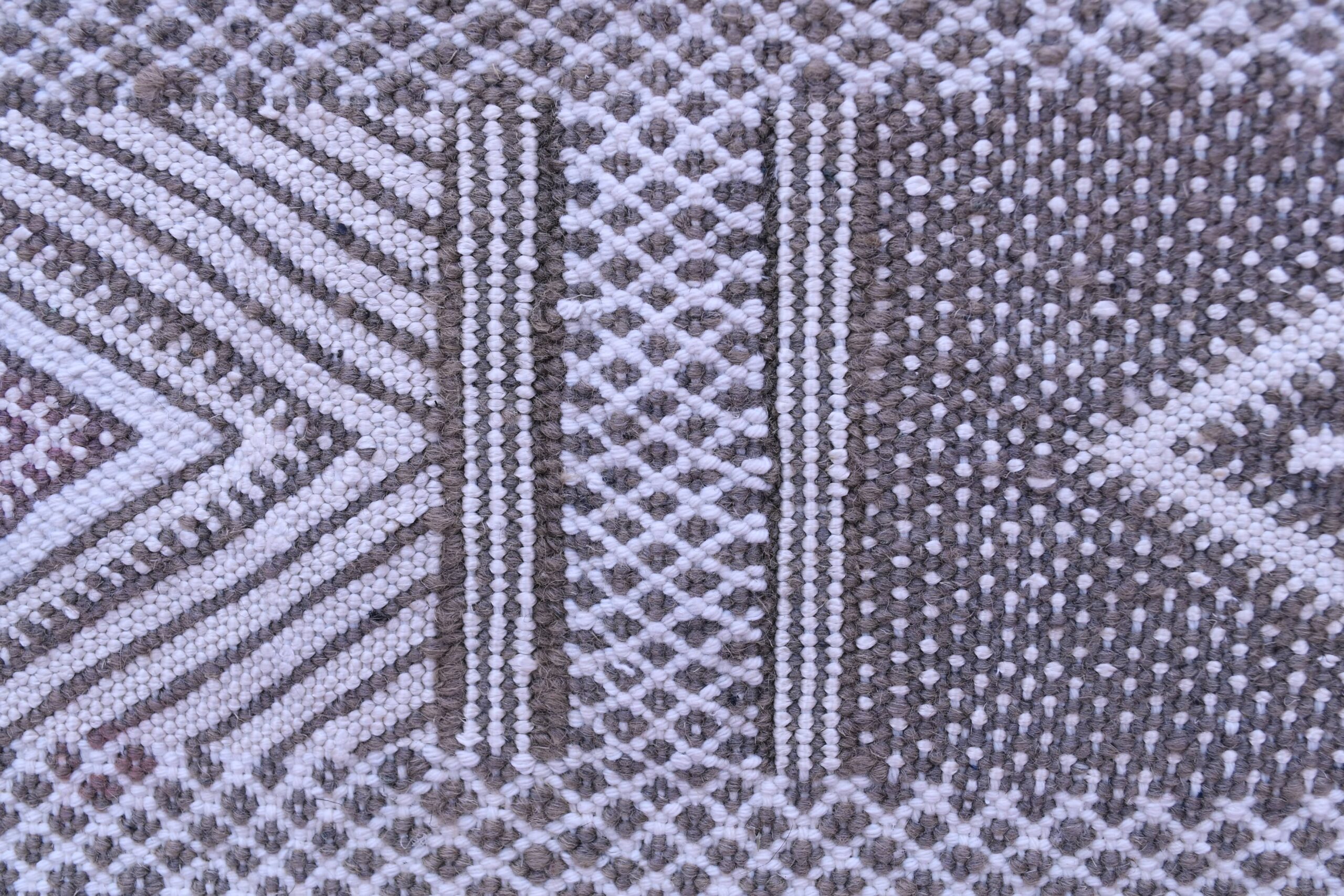 Handmade Moroccan Tiflet Kilim Rug - Wool, 90 x 137 cm, Geometric Design — изображение 9