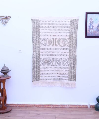 Марокканский шерстяной ковёр-килим ручной работы 99x145 см с уникальными геометрическими узорами
