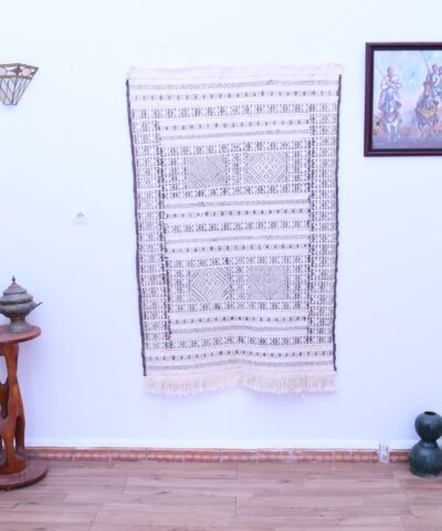 Марокканский шерстяной ковёр-килим ручной работы, 104 x 157 см, с замысловатыми узорами