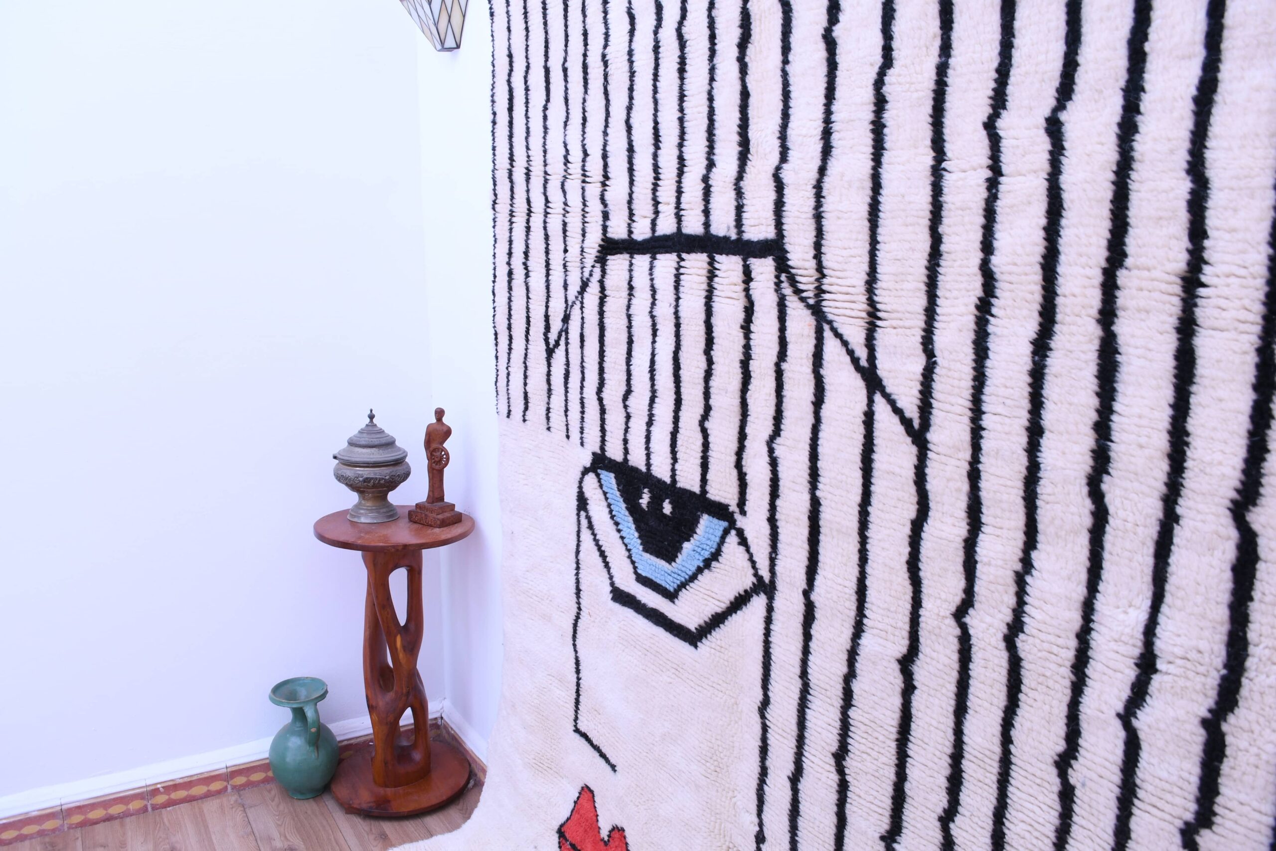 Modern Moroccan Wool Rug 180x240cm - Unique Face Design, Handmade Art - الصورة 2