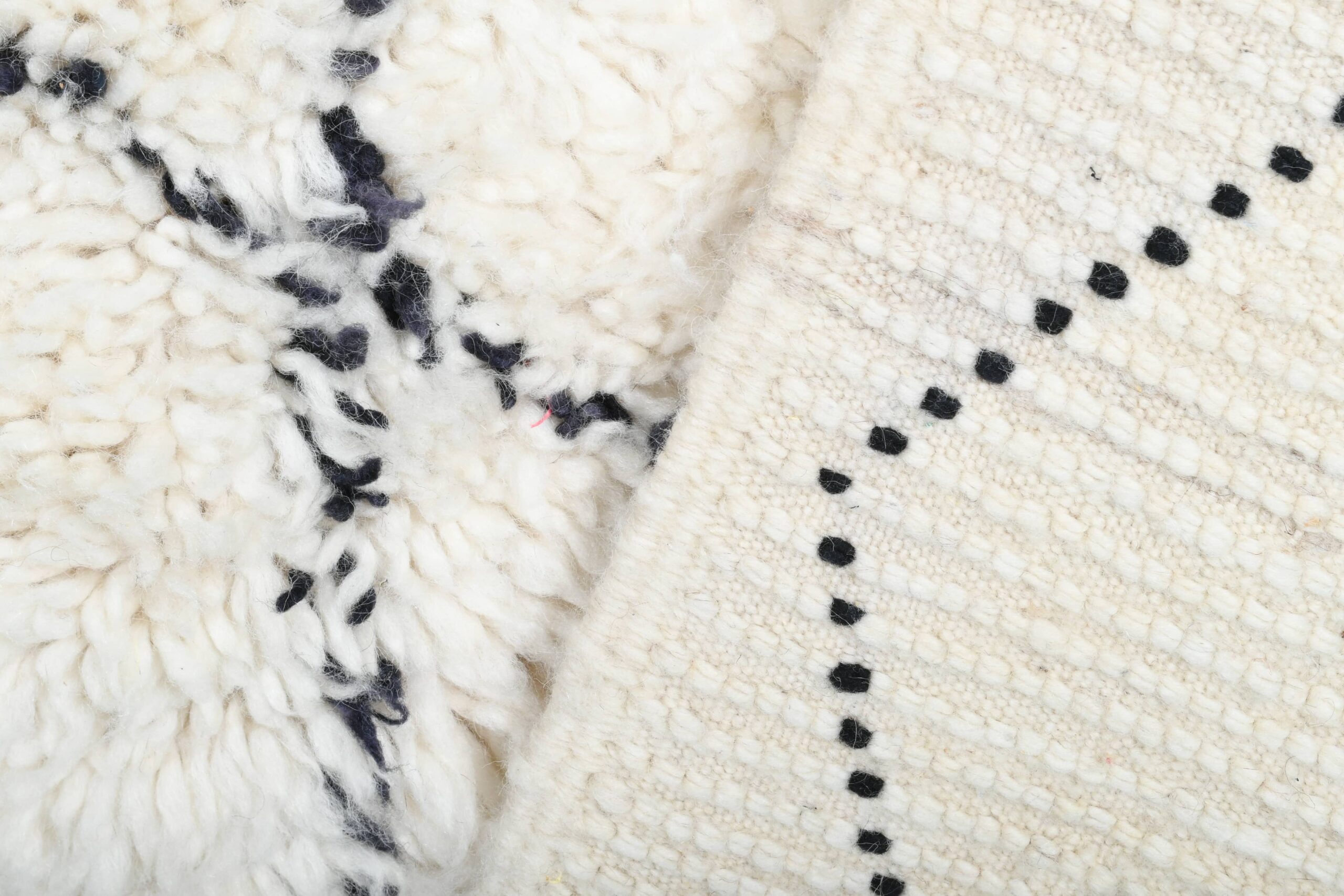 Moroccan Rug Handmade Wool 2x4 - Ivory Black Diamond Minimalist Boho Area Rug for Bedroom or Entryway Beni Ourain - الصورة 10