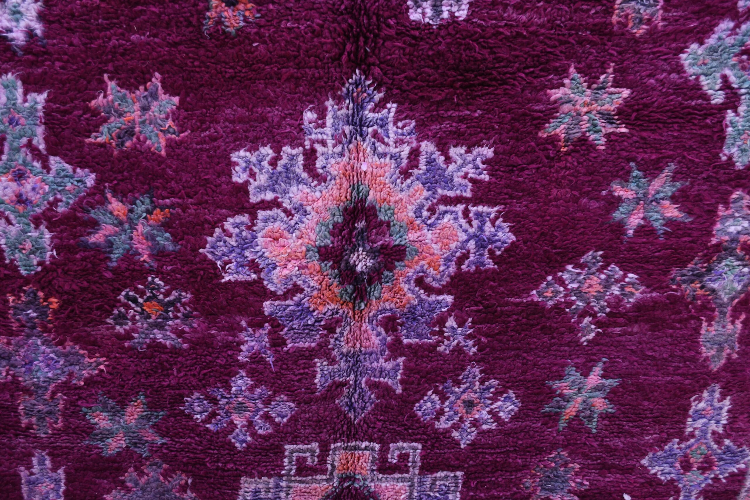 Stunning Purple Moroccan Beni Mguild Wool Rug 213x434cm - Handmade Artisan Craftsmanship - 画像3