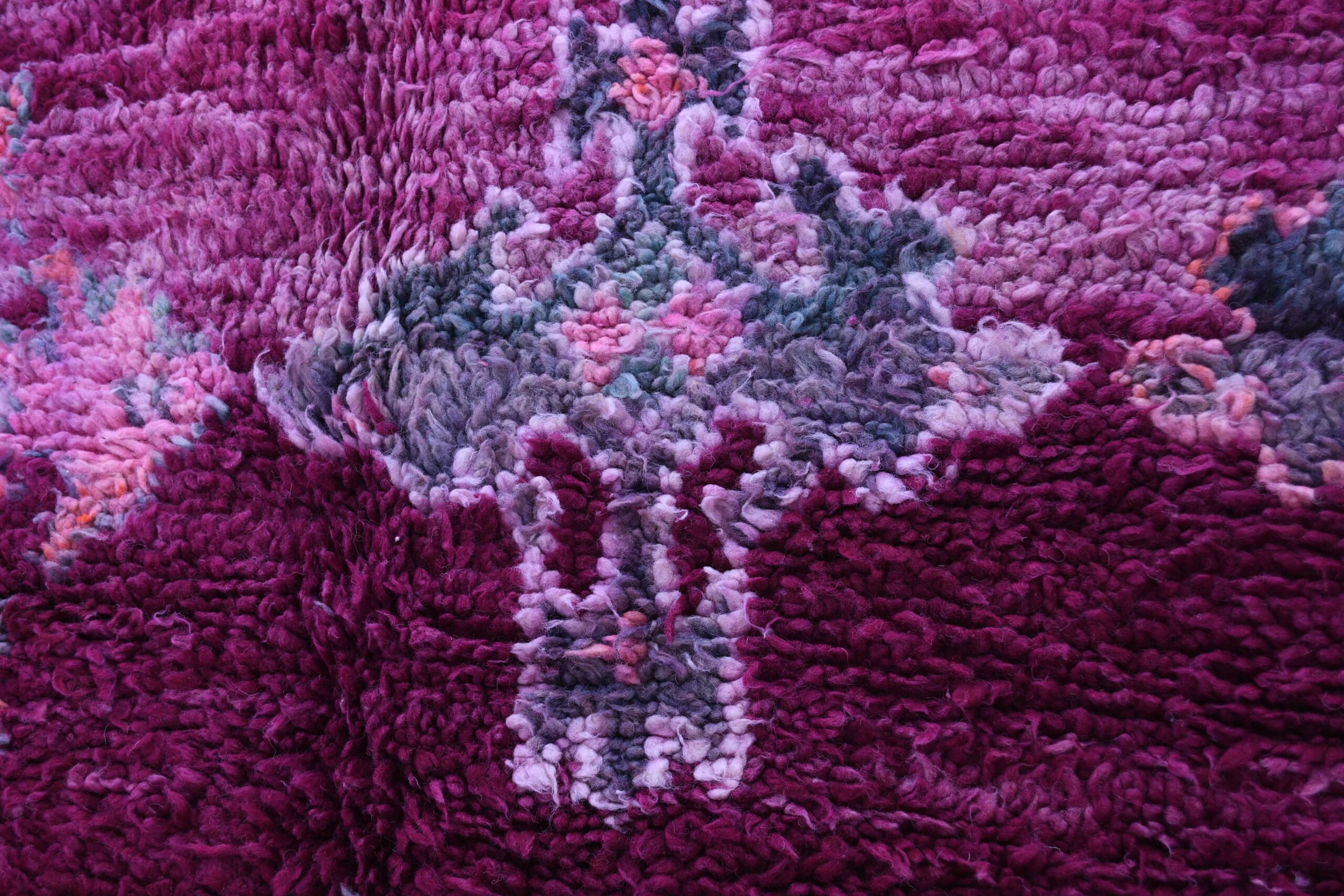 Stunning Purple Moroccan Beni Mguild Wool Rug 213x434cm - Handmade Artisan Craftsmanship - 画像8