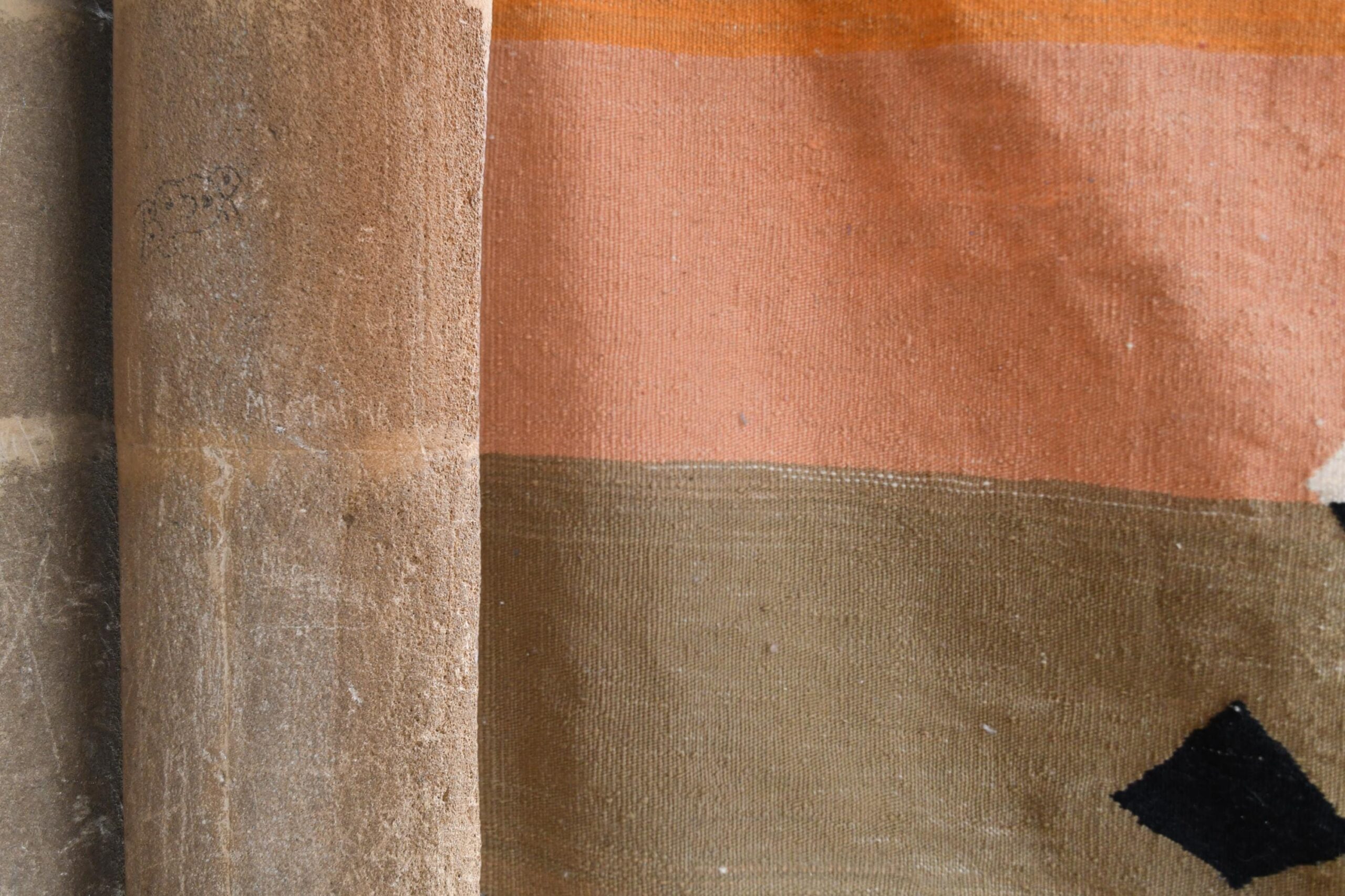 Moroccan Rug Handwoven Wool 9x5 - Neutral Modern Kilim Area Rug for Living Room, Beige Black with Pink Orange Stripes - Bild 10