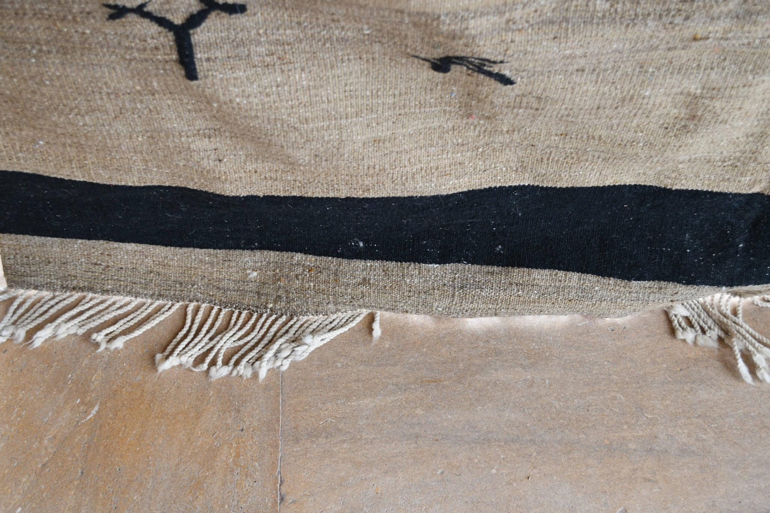 Moroccan Rug Handwoven Wool 9x5 - Neutral Modern Kilim Area Rug for Living Room, Beige Black with Pink Orange Stripes - Bild 17